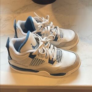 Jordan Kids Sneakers in White and Blue